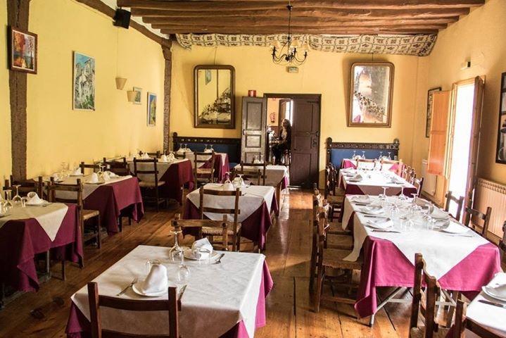 Casa Rural Restaurante Casino Munilla Eksteriør bilde